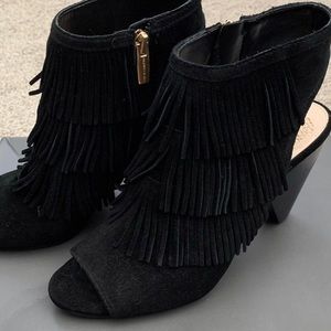 Very Cute confortable  lightly Used /like new Vince Camuto size 7